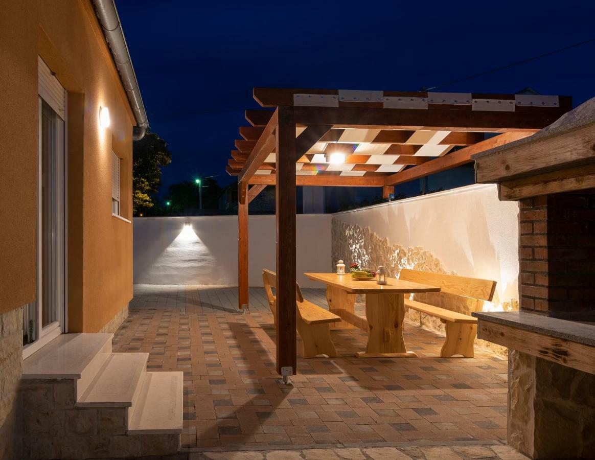Villa Village Idylle With Heated Pool, Sauna, Jacuzzy And Private Parking Sukošan Eksteriør bilde