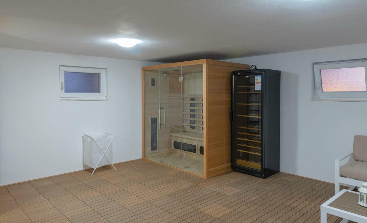 Villa Village Idylle With Heated Pool, Sauna, Jacuzzy And Private Parking Sukošan Eksteriør bilde
